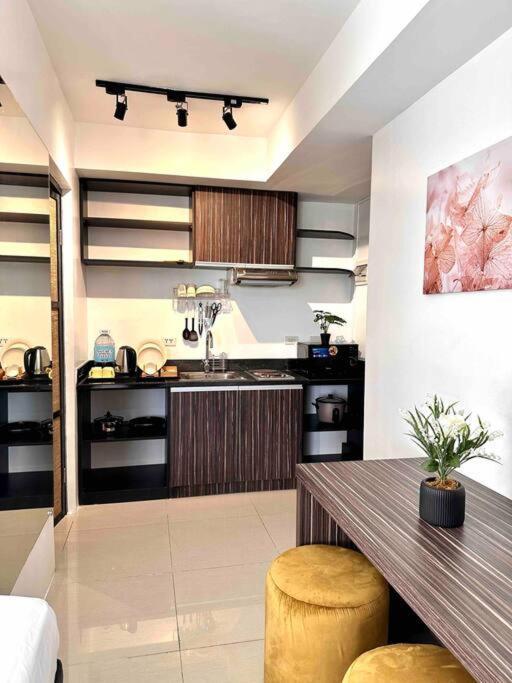 Living,the Persimmon 2-4pax Apartment